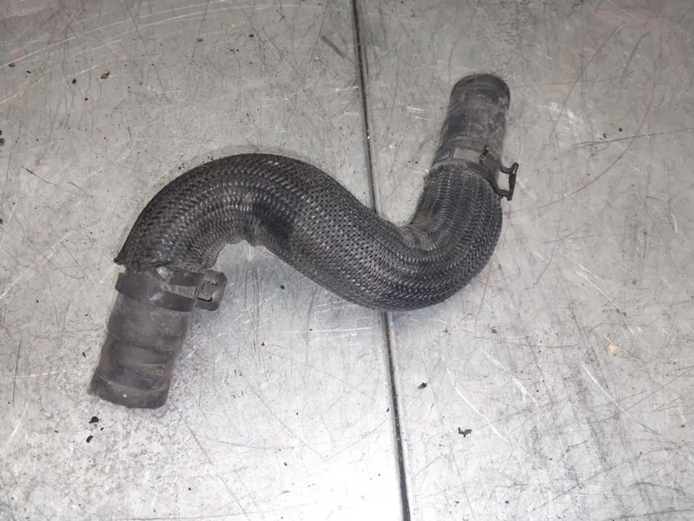 Патрубок к Dodge Charger 2018