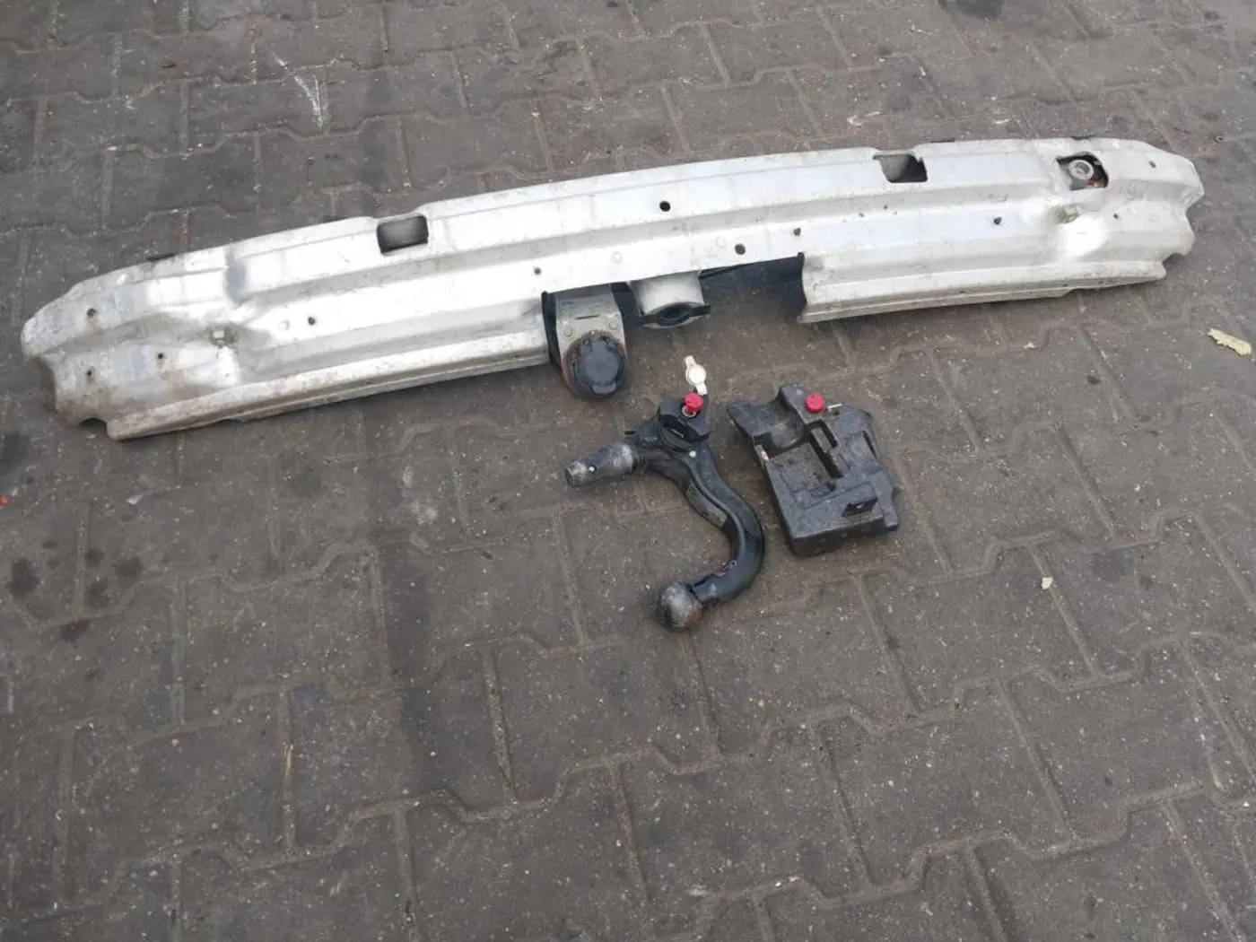 Прицепное устройство (фаркоп) к BMW 5 2003