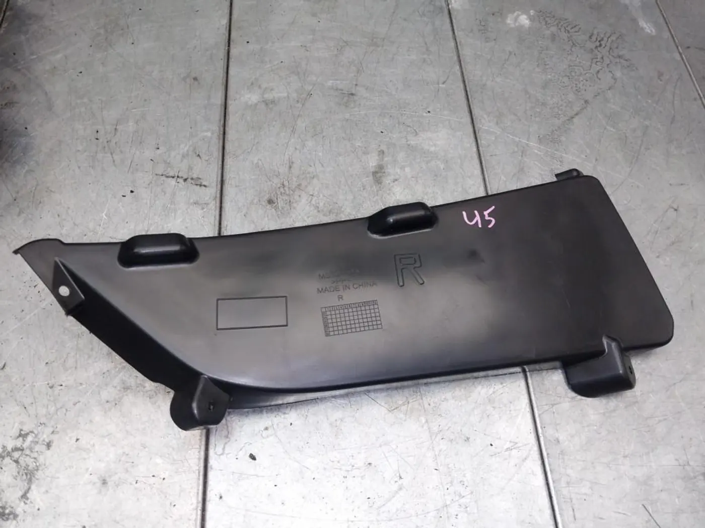 Заглушка (решетка) в бампер к Ford Mustang 2025