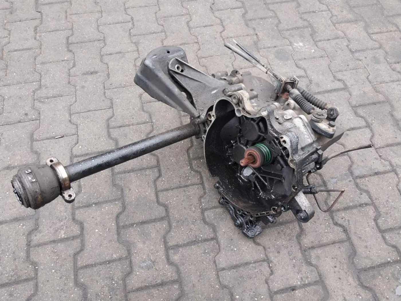 КПП механическая (МКПП) к Volvo V70 2000