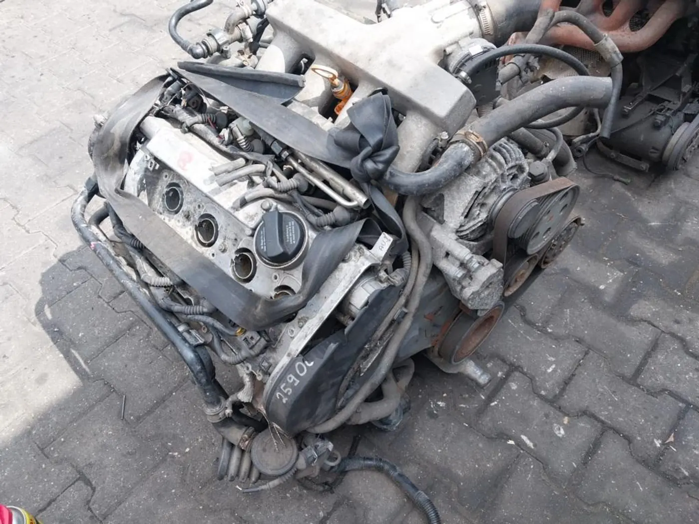 Двигатель к Audi A4 2002