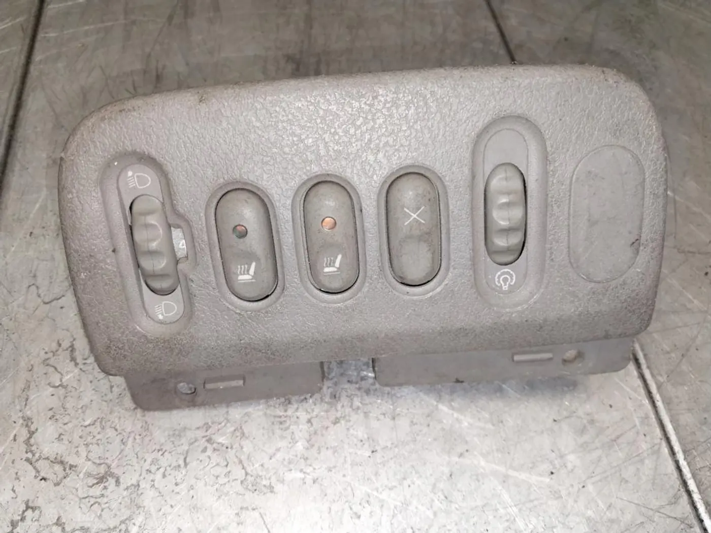 Кнопка (выключатель) к Renault Scenic 1996
