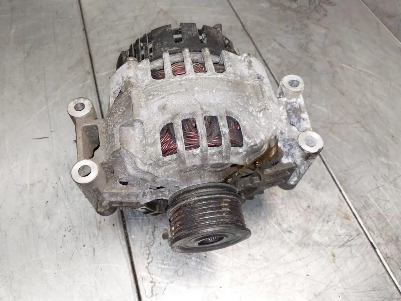 Генератор к Audi A4 2003