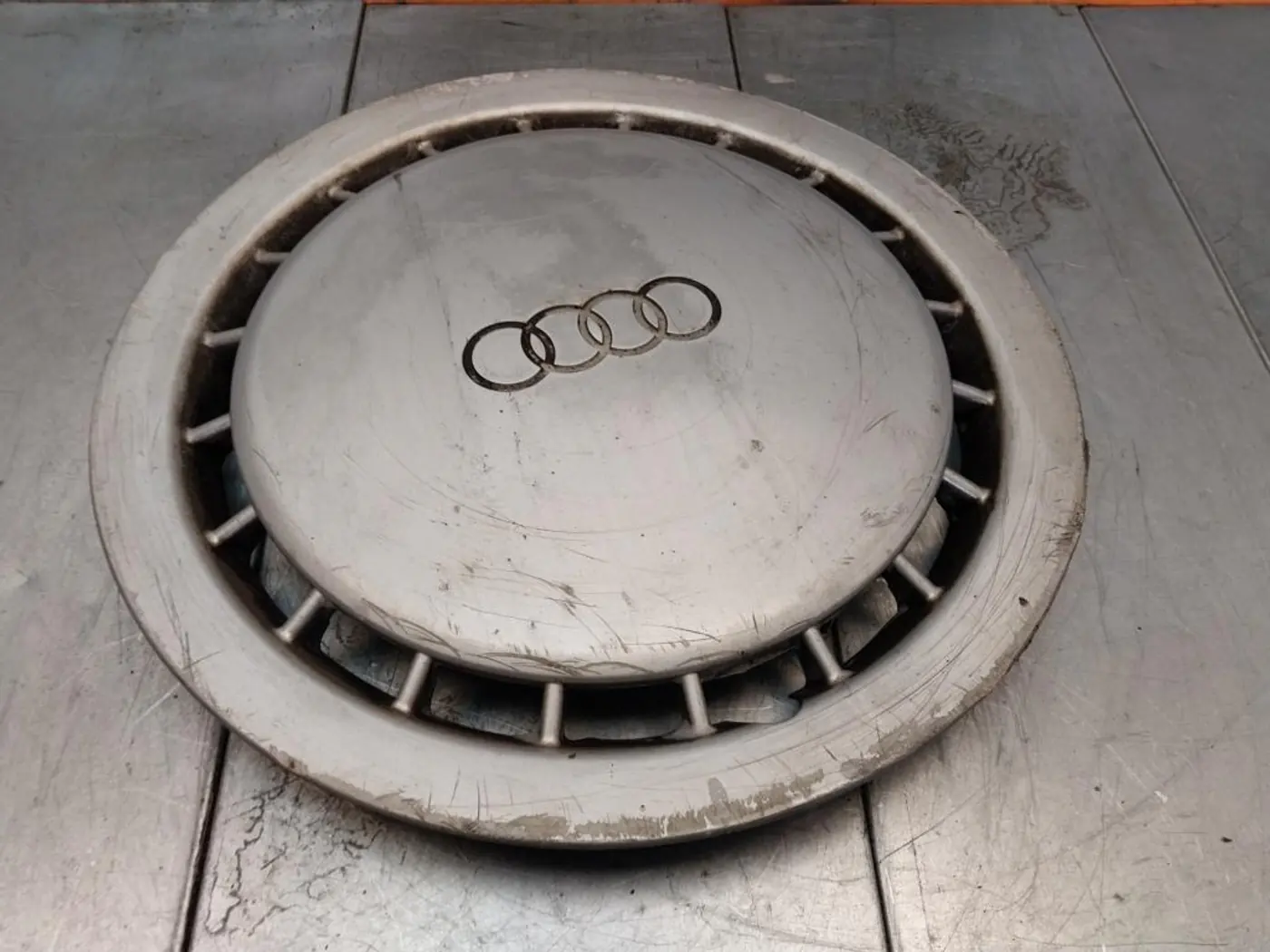 Колпак колесный к Audi 80 1986