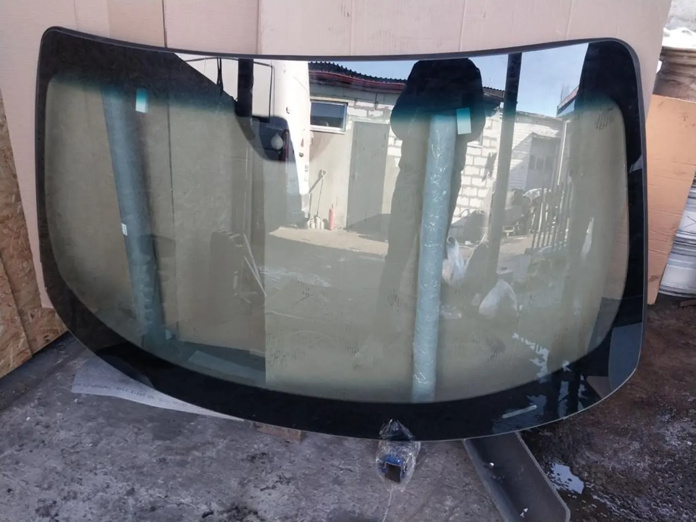 Стекло лобовое к Dodge Challenger 2023