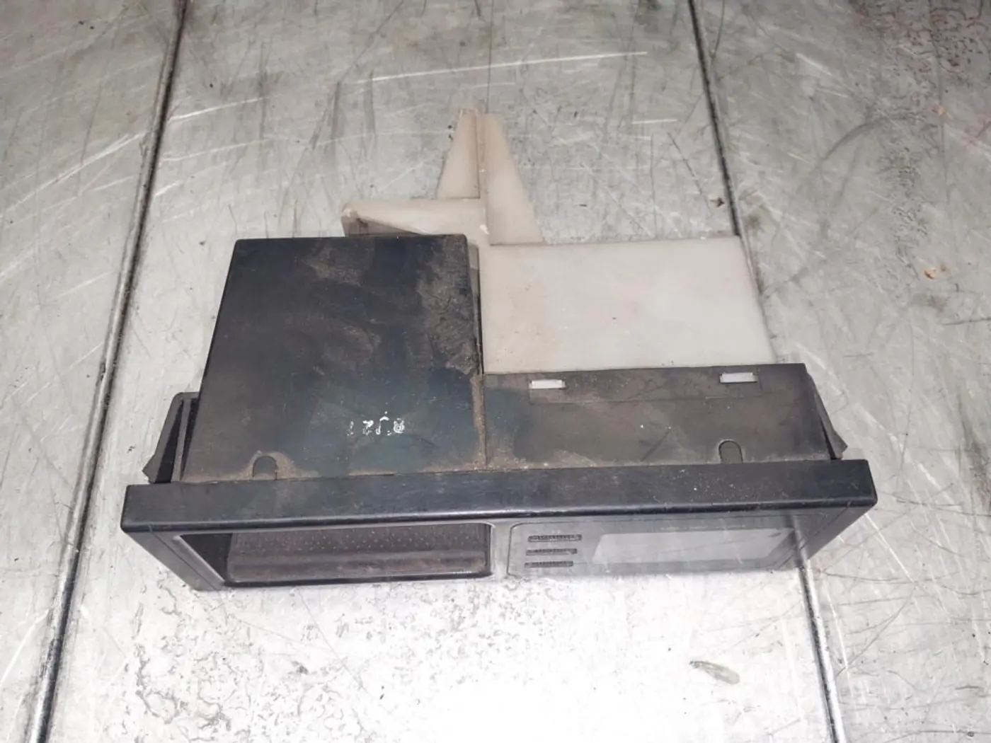 Часы к Mazda 323 1998