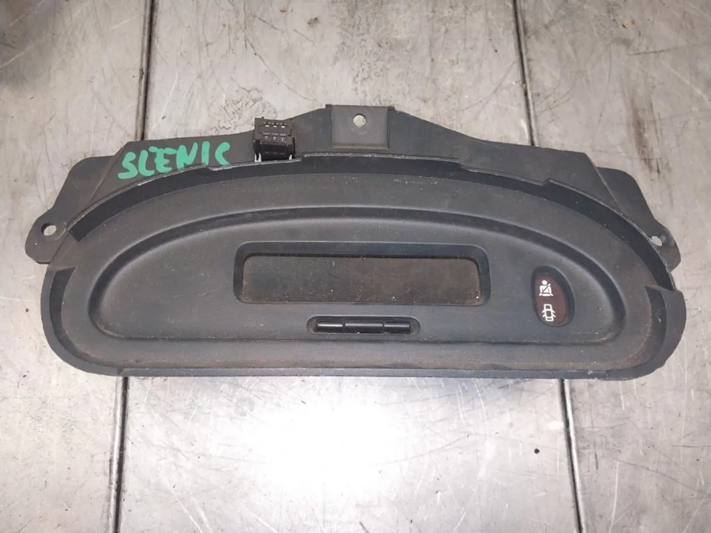 Часы к Renault Scenic 1998