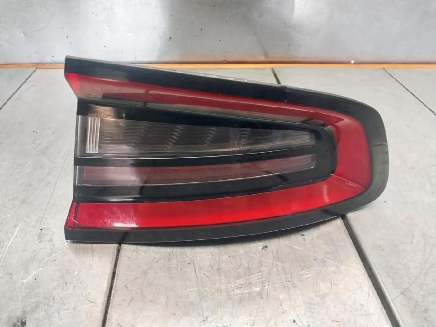 Фонарь задний правый к Dodge Charger 2021