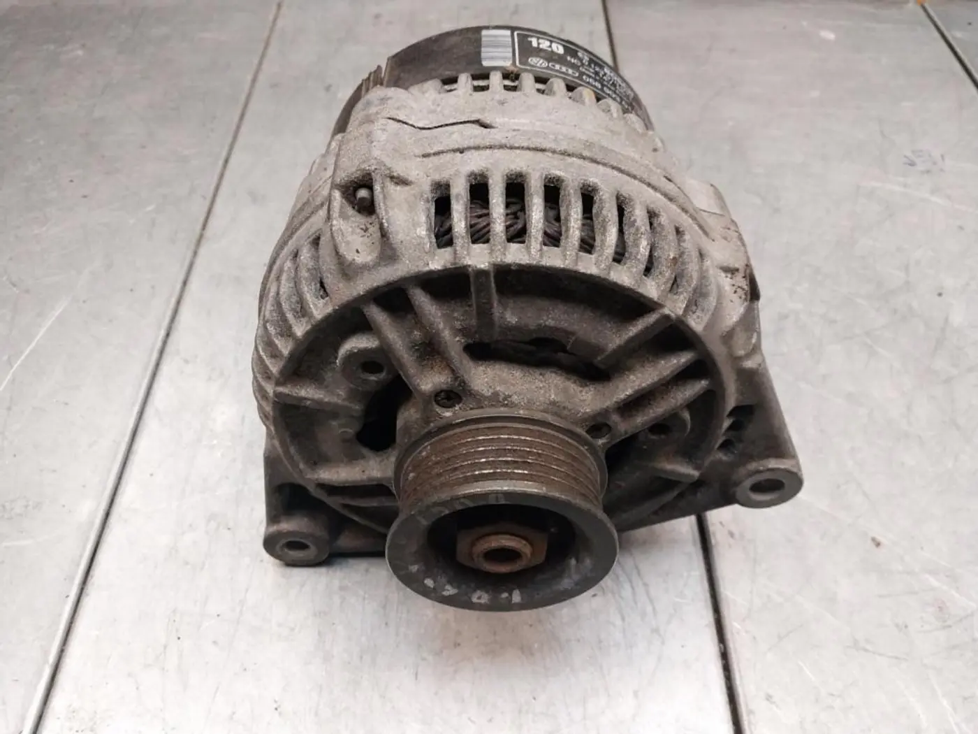 Генератор к Audi 80 1994