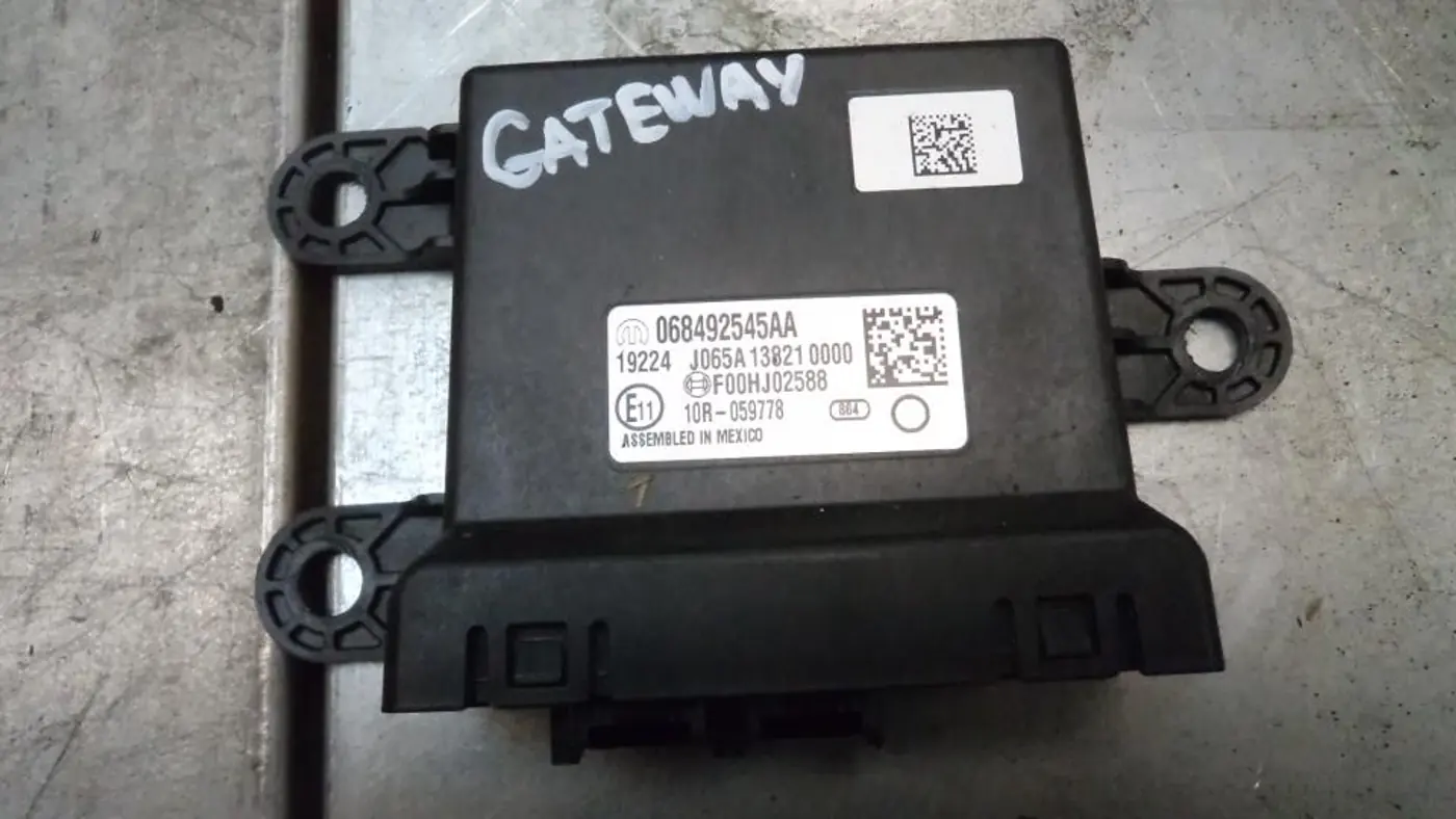 Блок Gateway к Chrysler Pacifica 2020