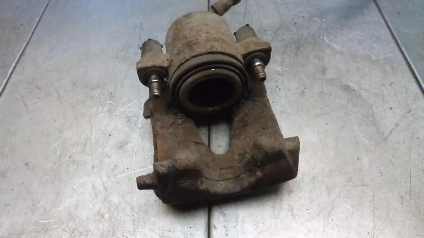 Суппорт передний правый к Audi A3 2001