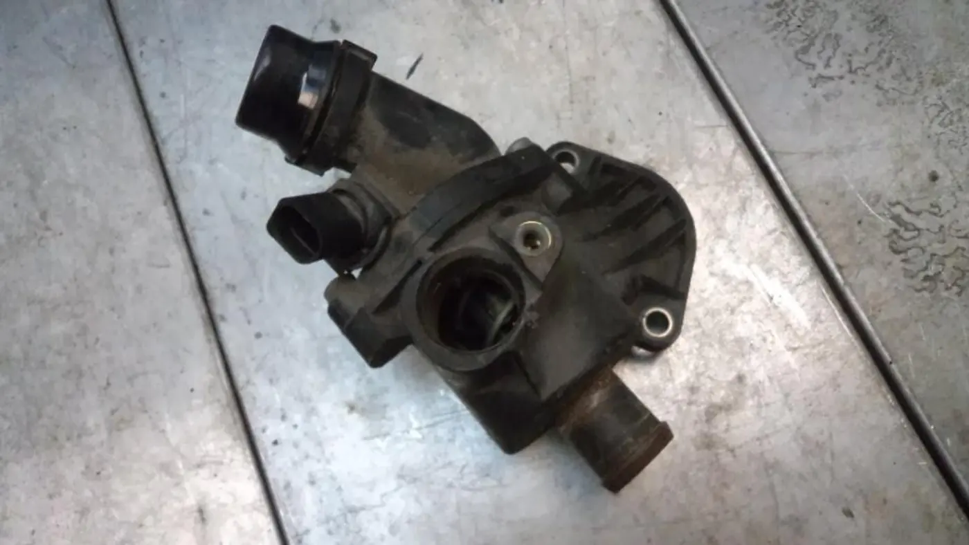 Корпус термостата к Audi A4 2002