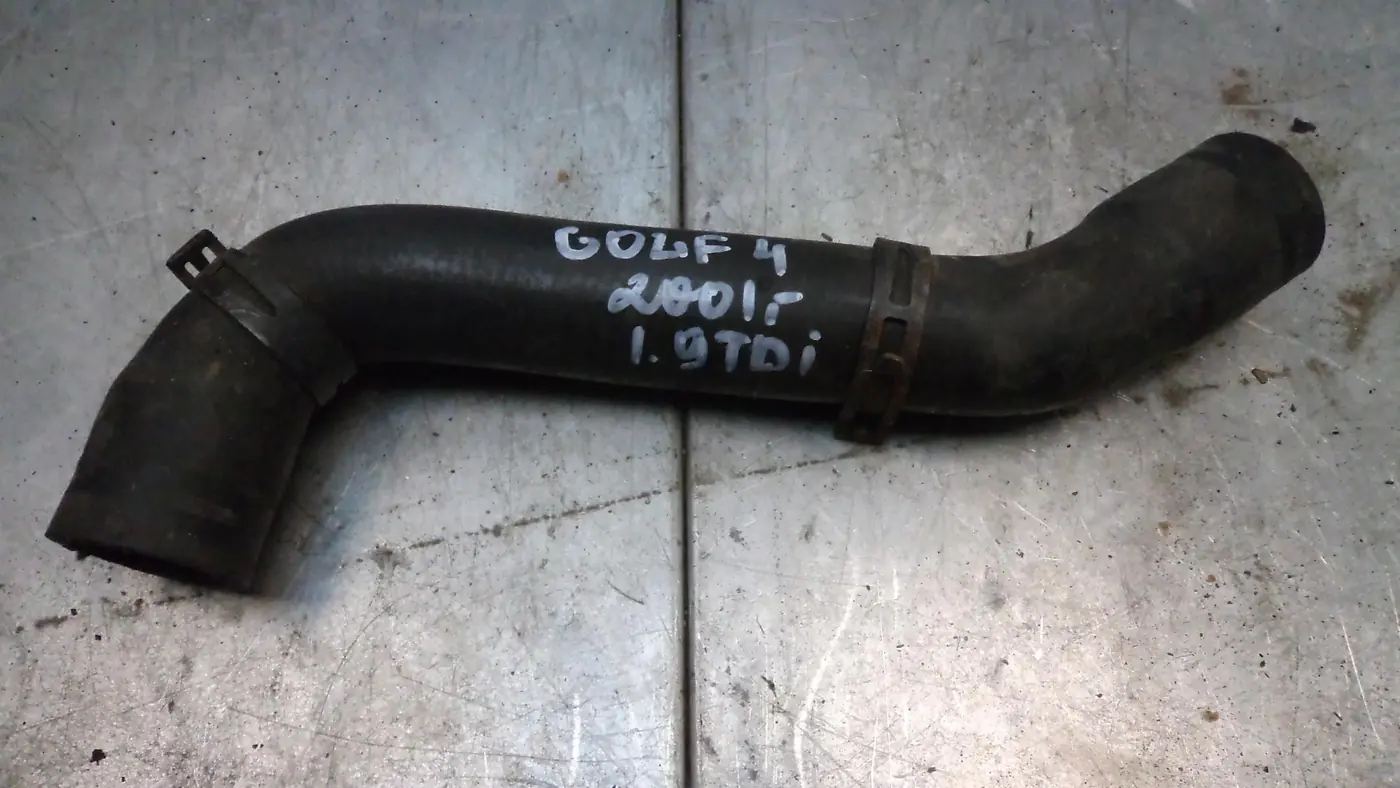 Патрубок радиатора к Volkswagen Bora 2002