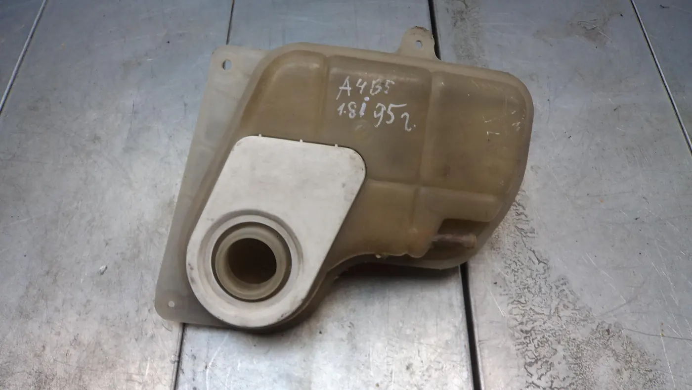 Бачок расширительный к Audi A4 1995