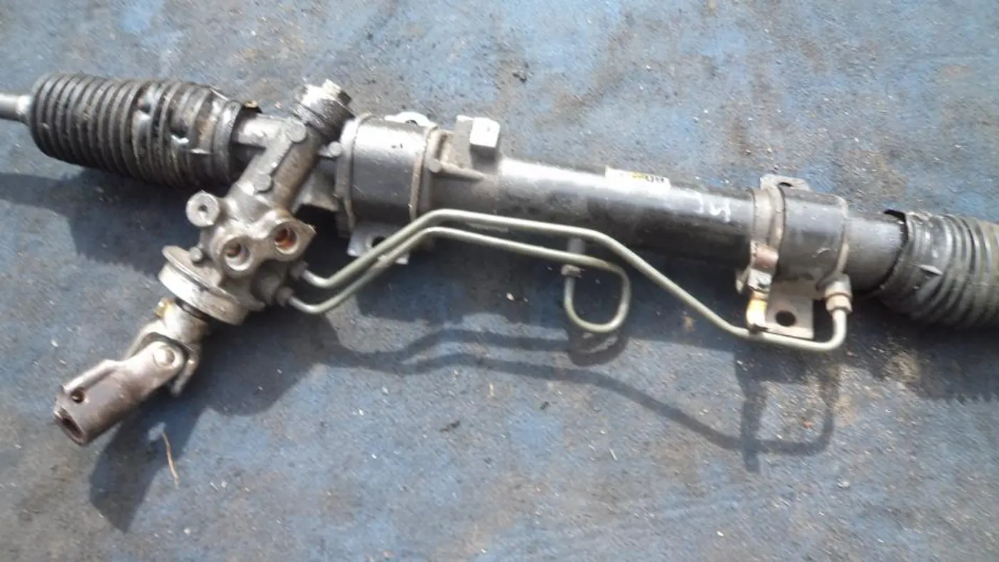 Рулевая рейка к Mazda 626 1995