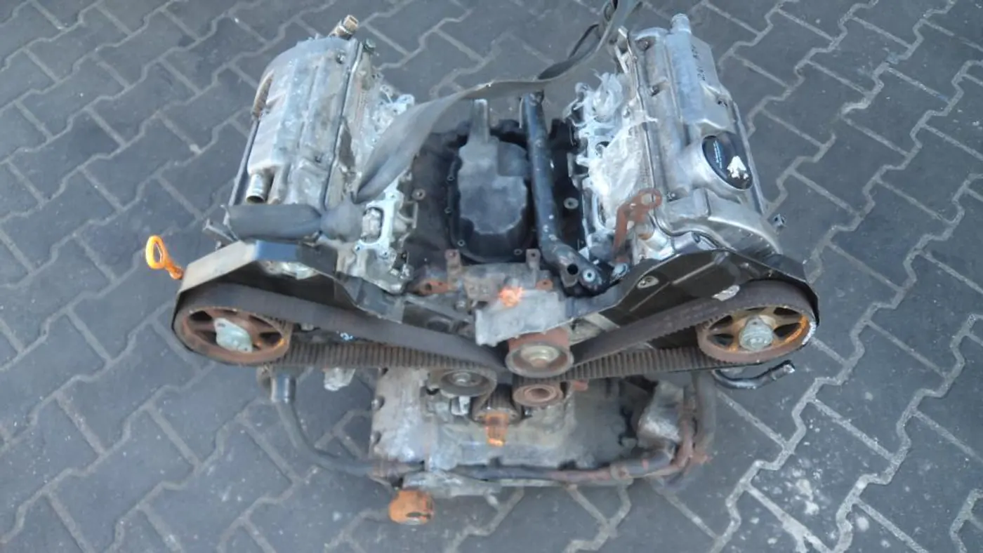 Двигатель к Audi A4 2003