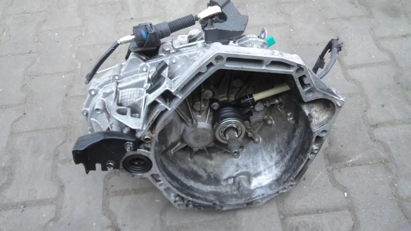 КПП механическая (МКПП) к Nissan Qashqai 2010
