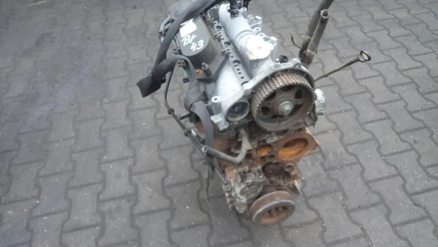 Двигатель к Iveco  2004