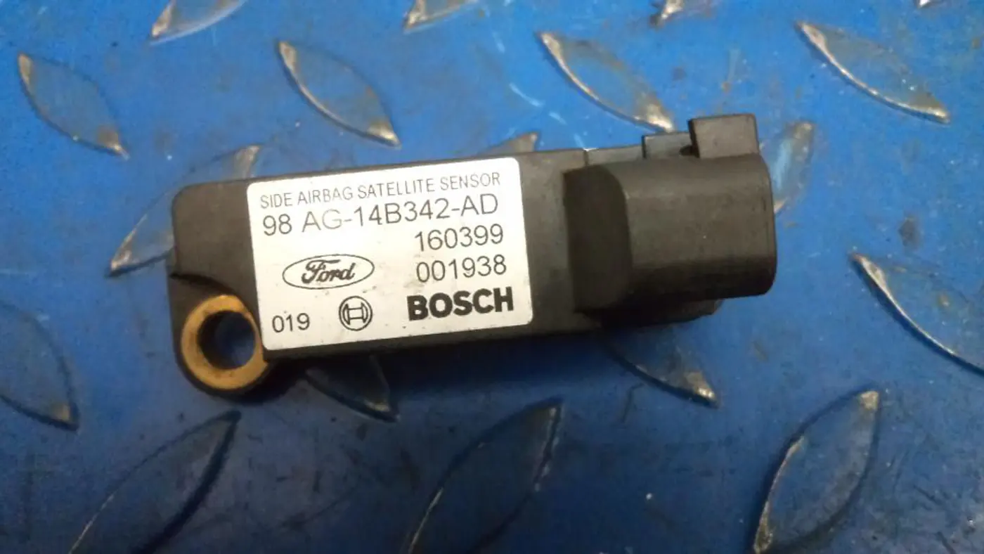 Датчик удара к Ford Focus 2002