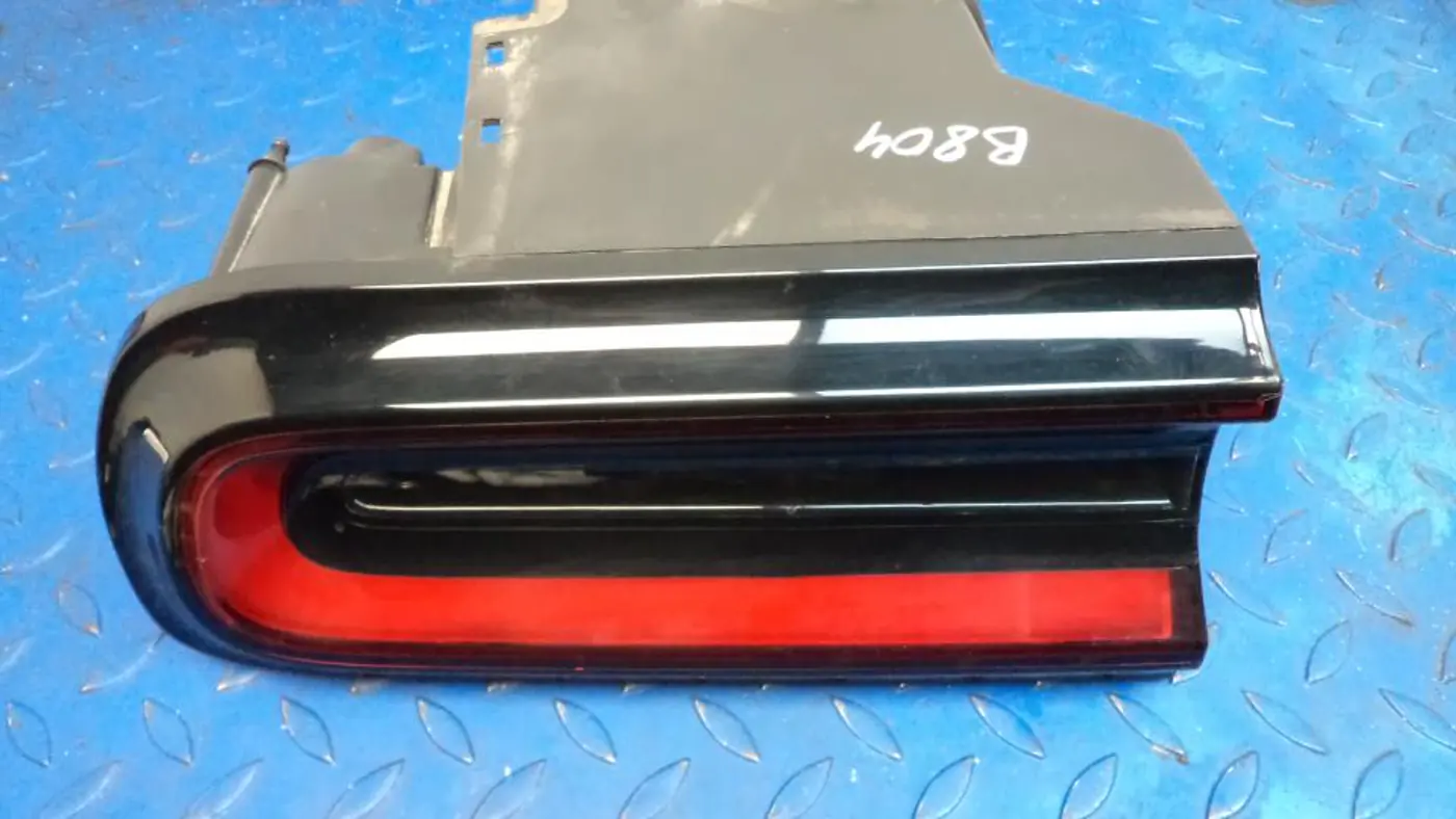 Фонарь задний левый к Dodge Challenger 2021