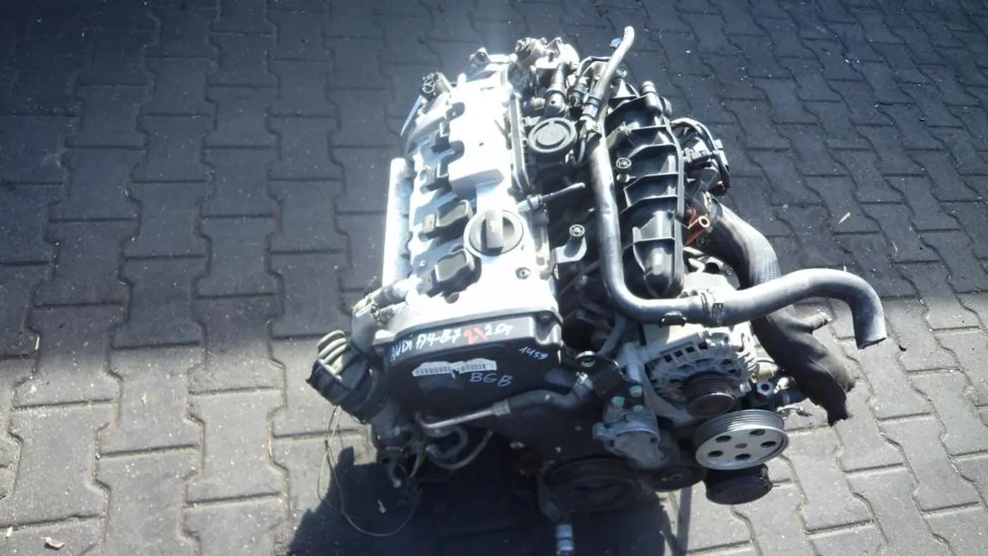 Двигатель к Audi A4 2005