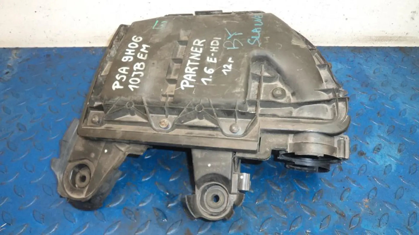 Корпус воздушного фильтра к Citroen C3 2012