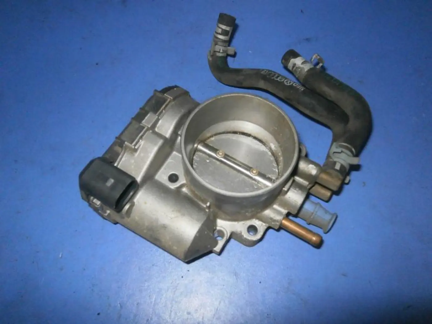 Заслонка дроссельная к Audi A4 2001