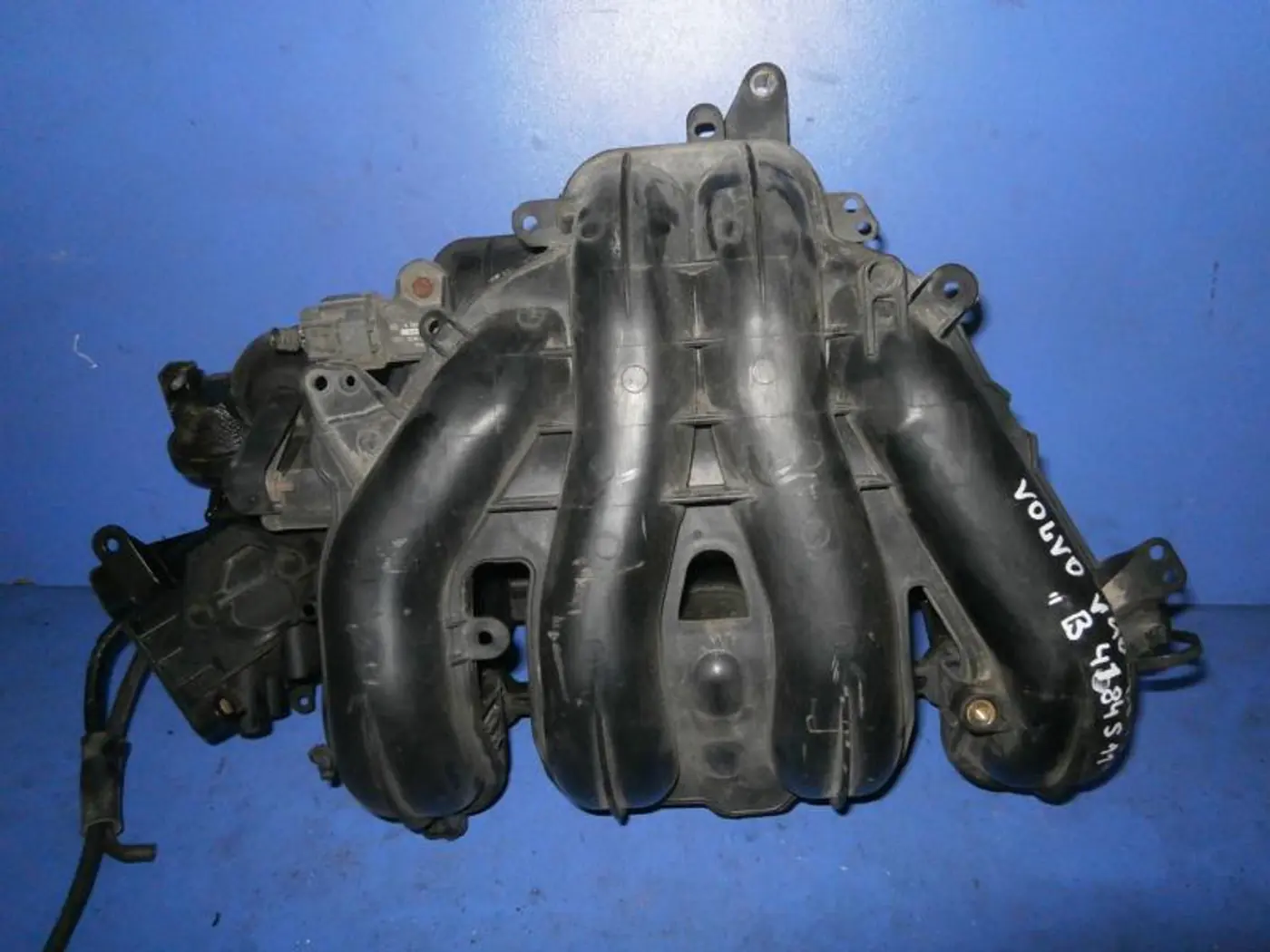Коллектор впускной к Volvo S40 2008