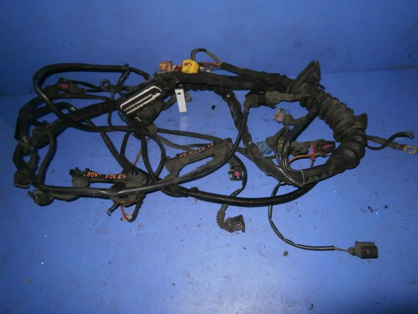 Проводка двигателя к Audi A4 1997