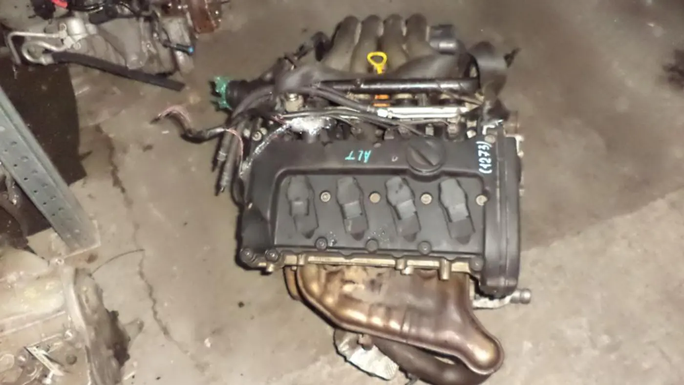 Двигатель к Audi A4 2006
