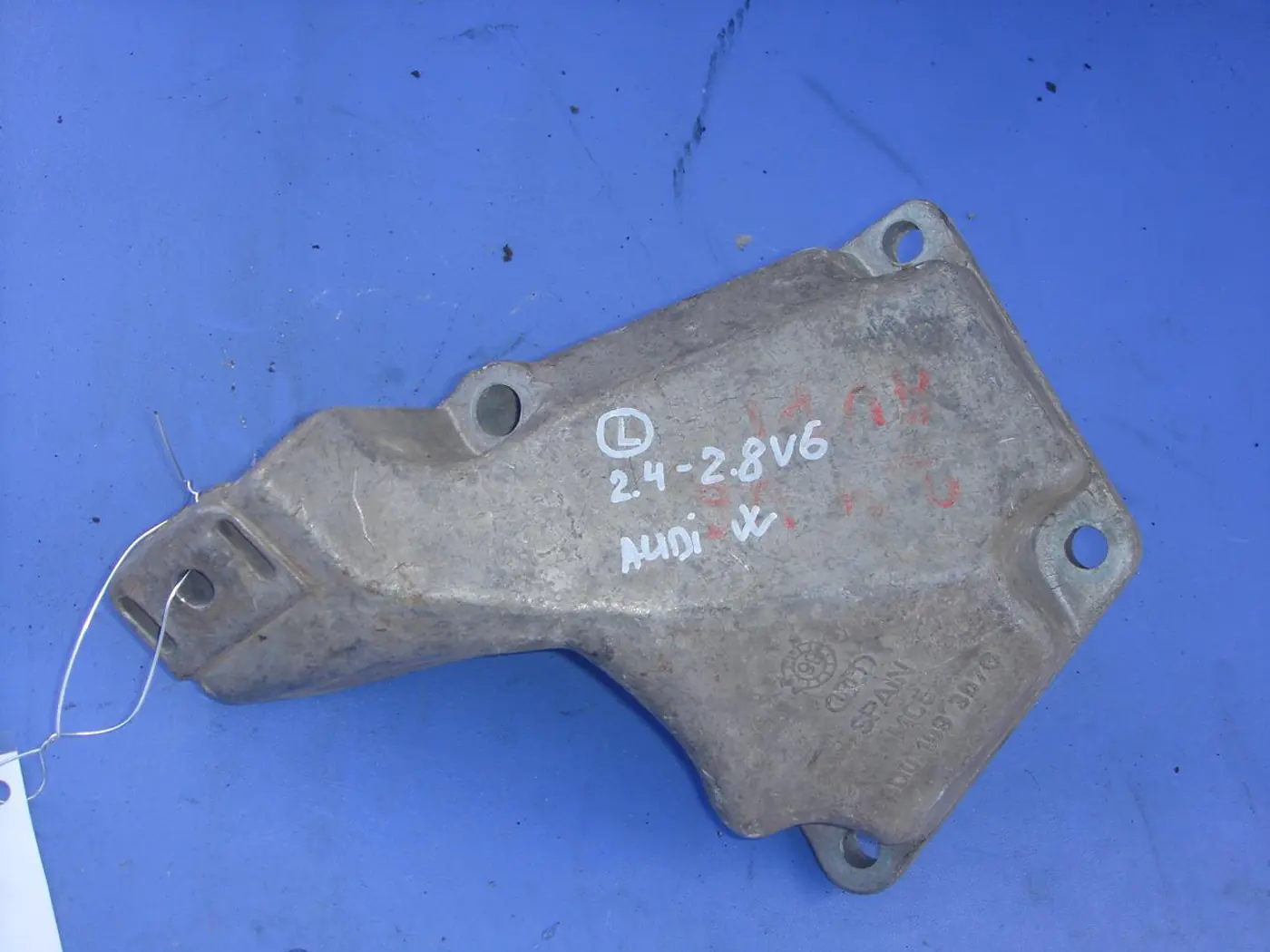 Кронштейн двигателя к Audi A4 1998
