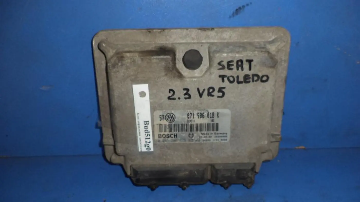 Блок управления двигателем к SEAT Toledo 1999