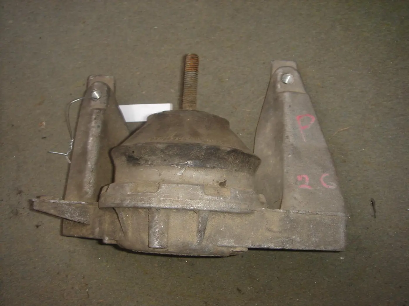 Подушка крепления двигателя к Audi 100 1993
