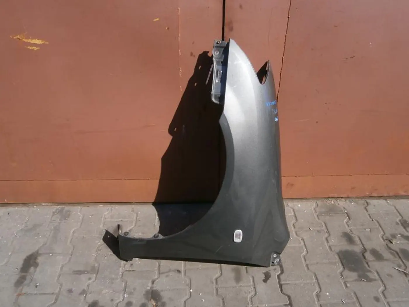 Крыло переднее левое к Toyota Corolla 2004