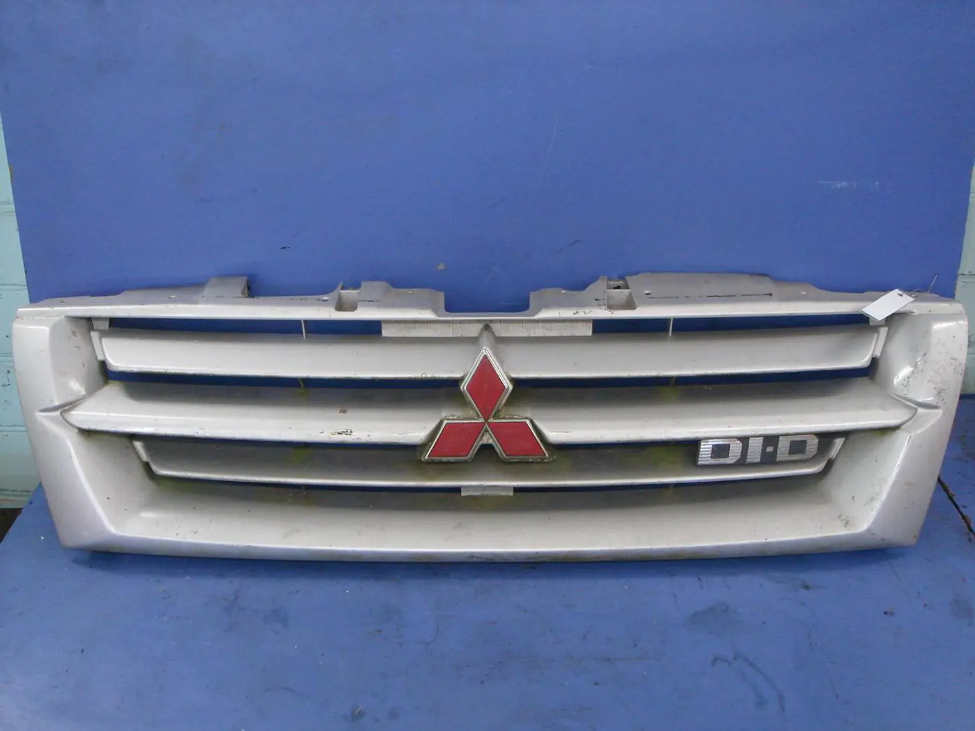 Решетка радиатора к Mitsubishi Pajero 2002