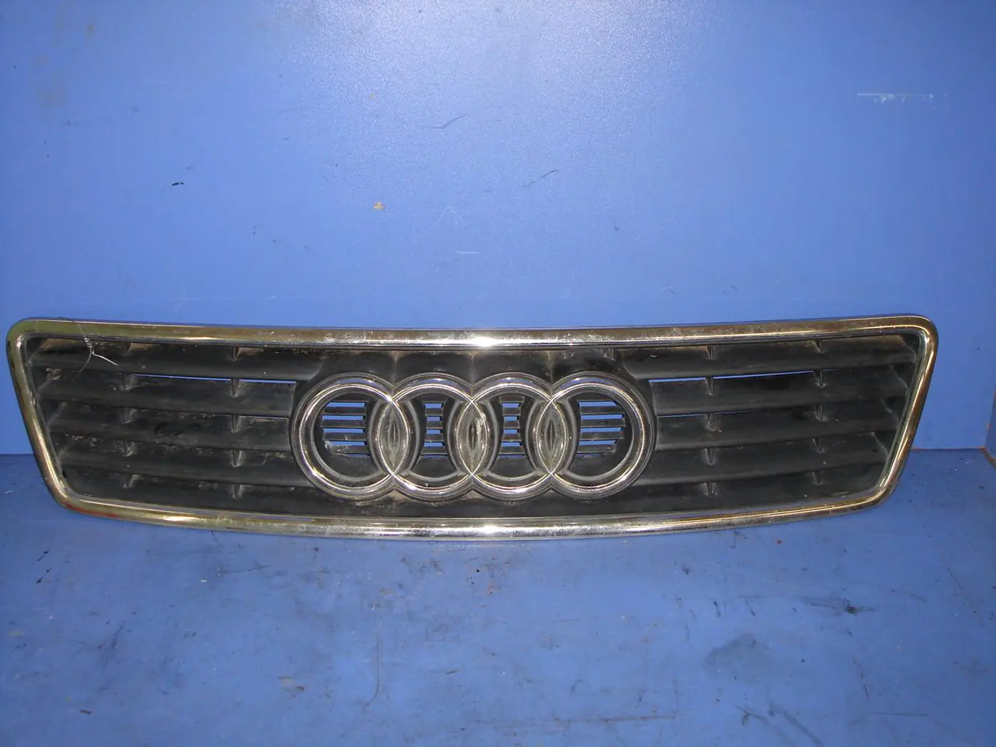 Решетка радиатора к Audi A6 1998