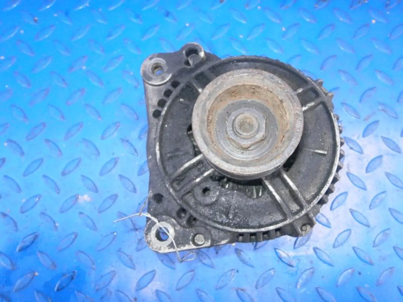 Генератор к Volvo S70 1997