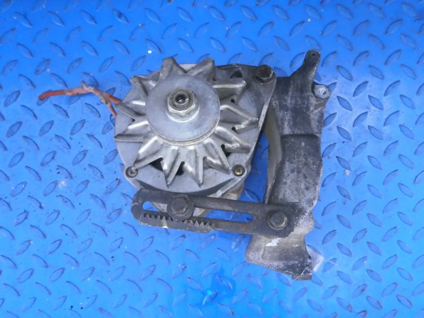 Генератор к Audi 80 1989