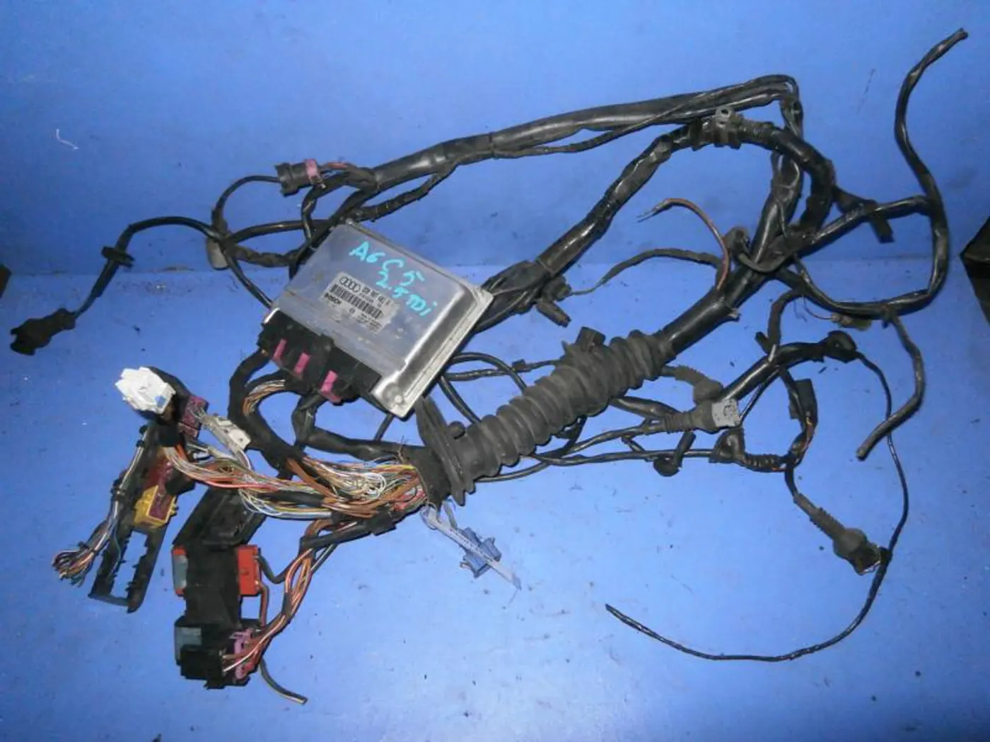 Проводка двигателя к Volkswagen Passat 1997