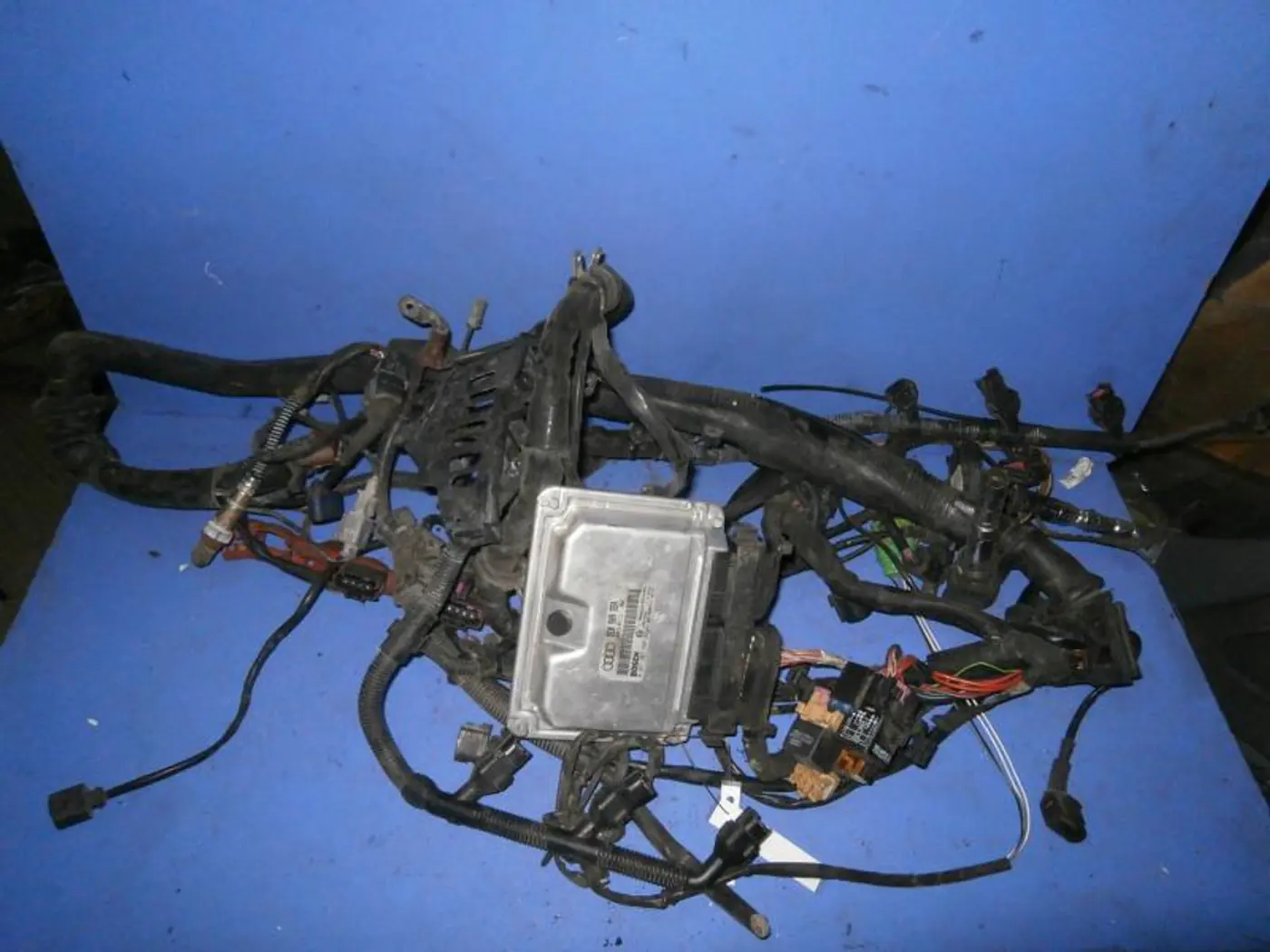 Блок управления двигателем к Audi A4 2001