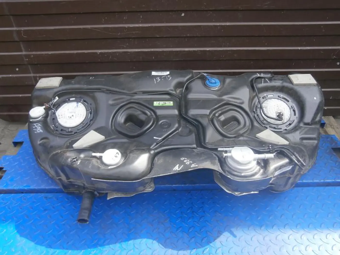 Бак топливный к Dodge Challenger 2020