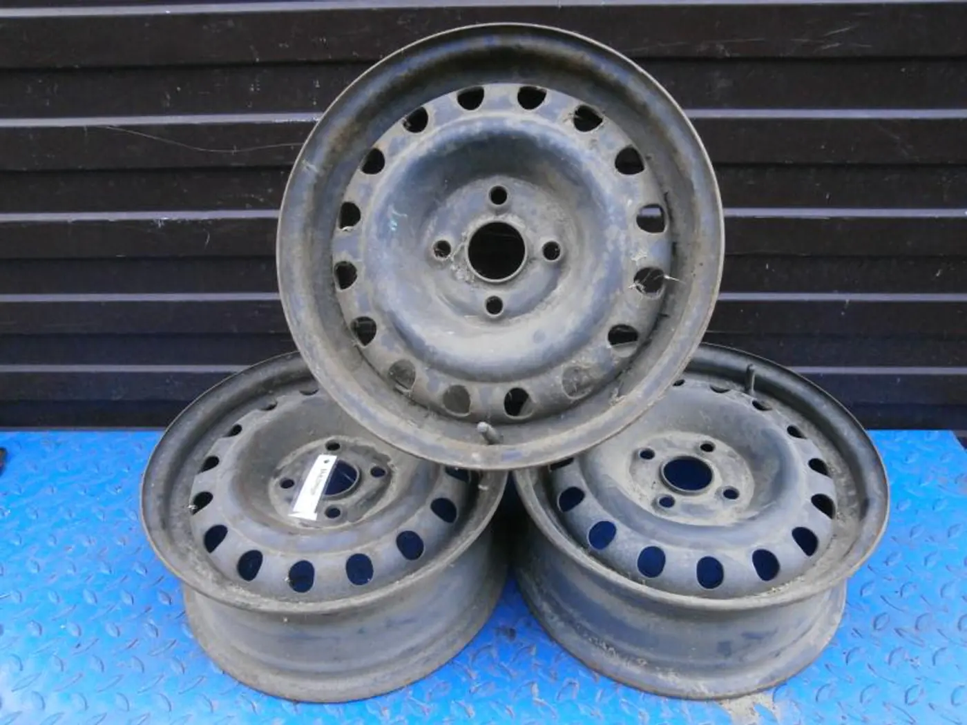 Диск штампованный к Volvo 460 1995