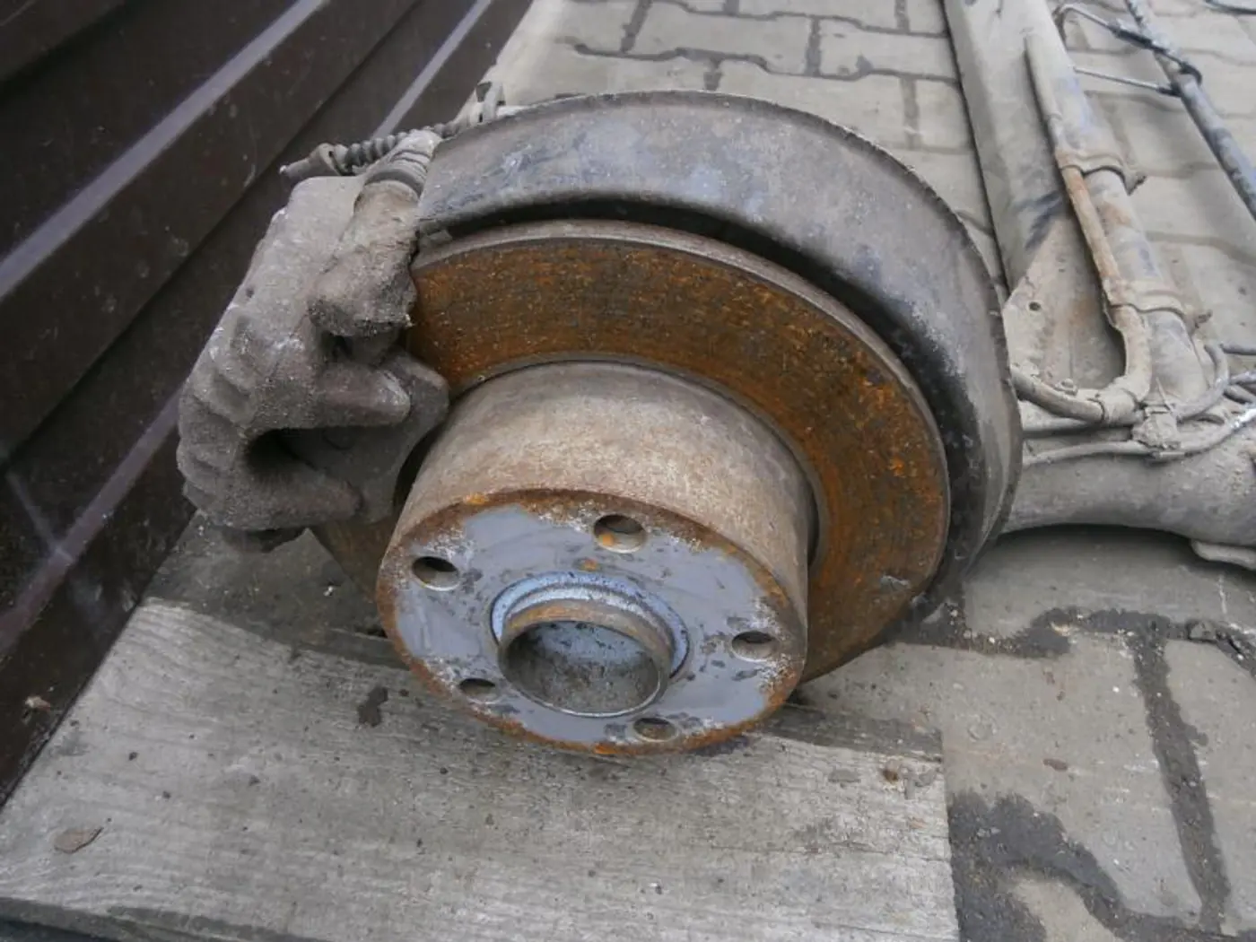 Диск тормозной задний к Audi A6 2000