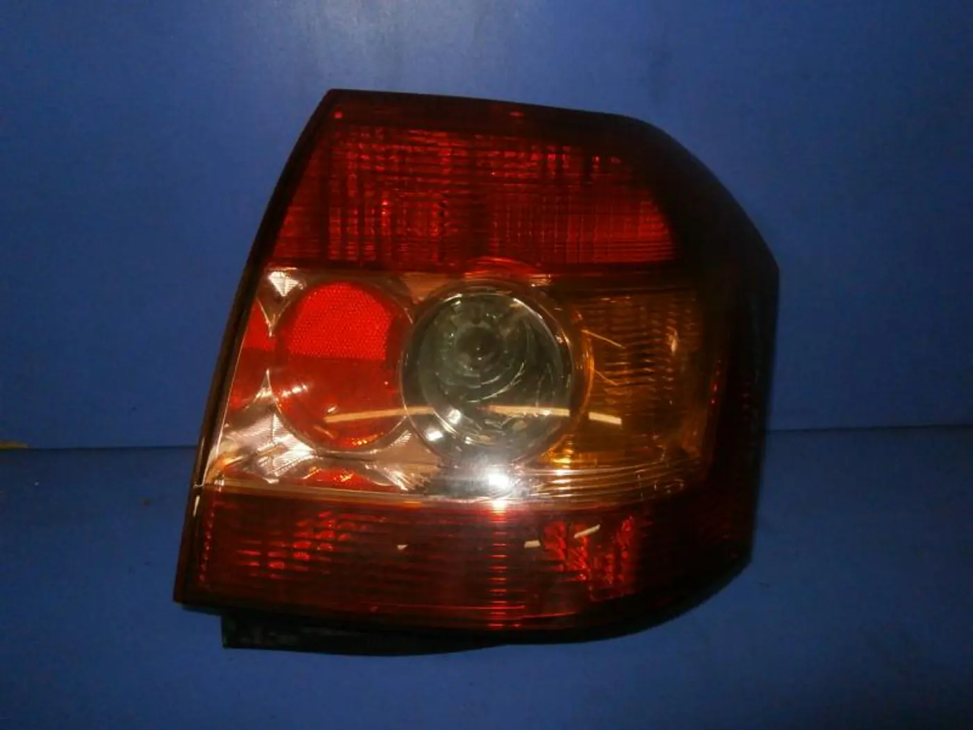 Фонарь задний правый к Toyota Corolla 2004