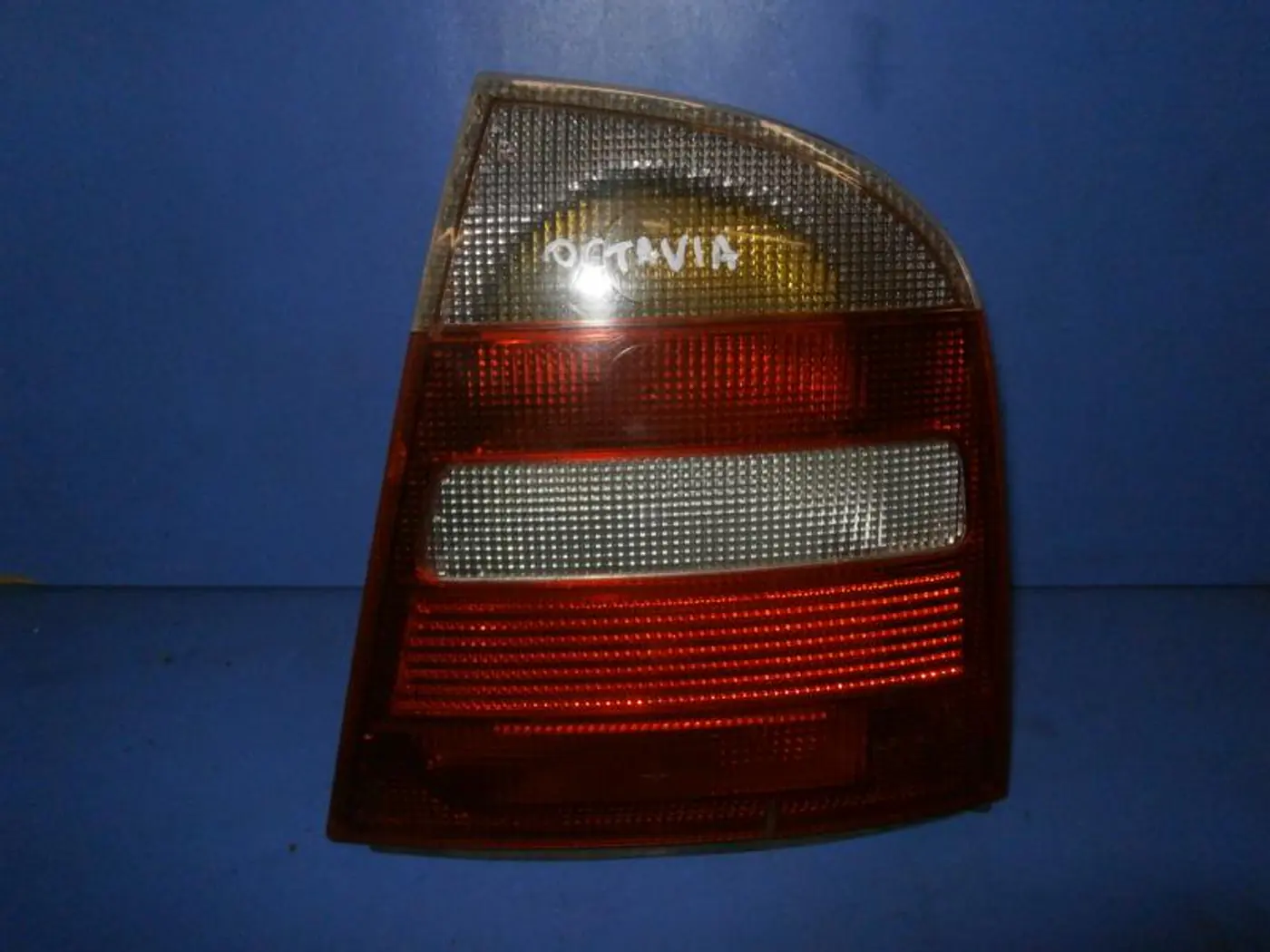 Фонарь задний правый к Skoda Octavia 1998