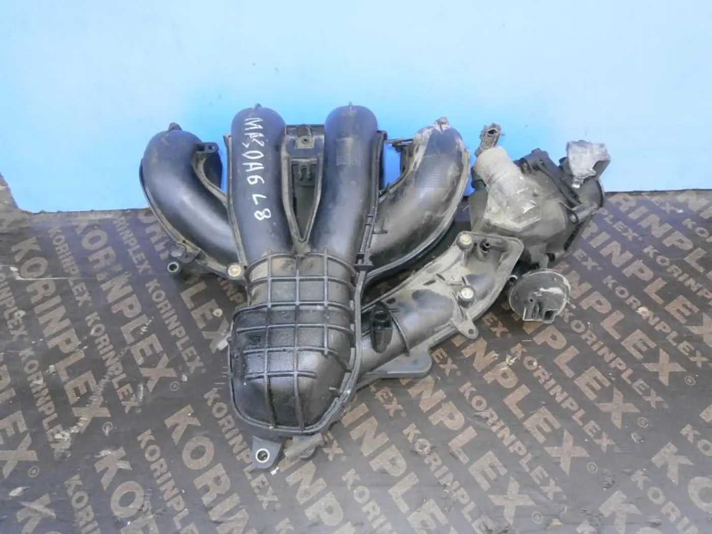 Коллектор впускной к Mazda 6 2003