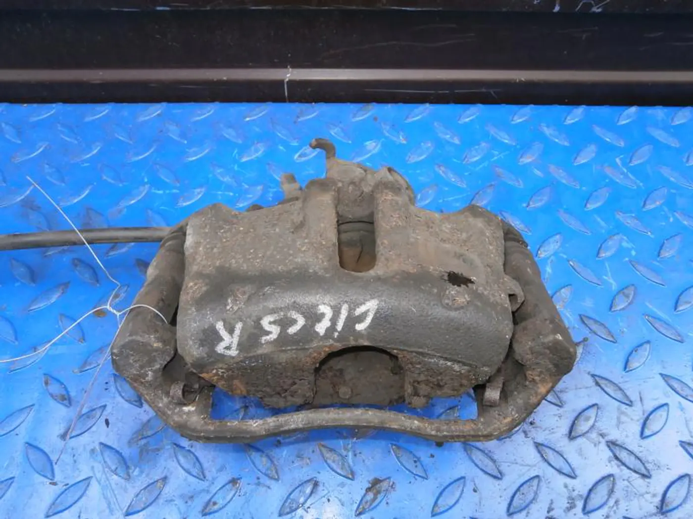 Суппорт передний правый к Citroen C5 2005