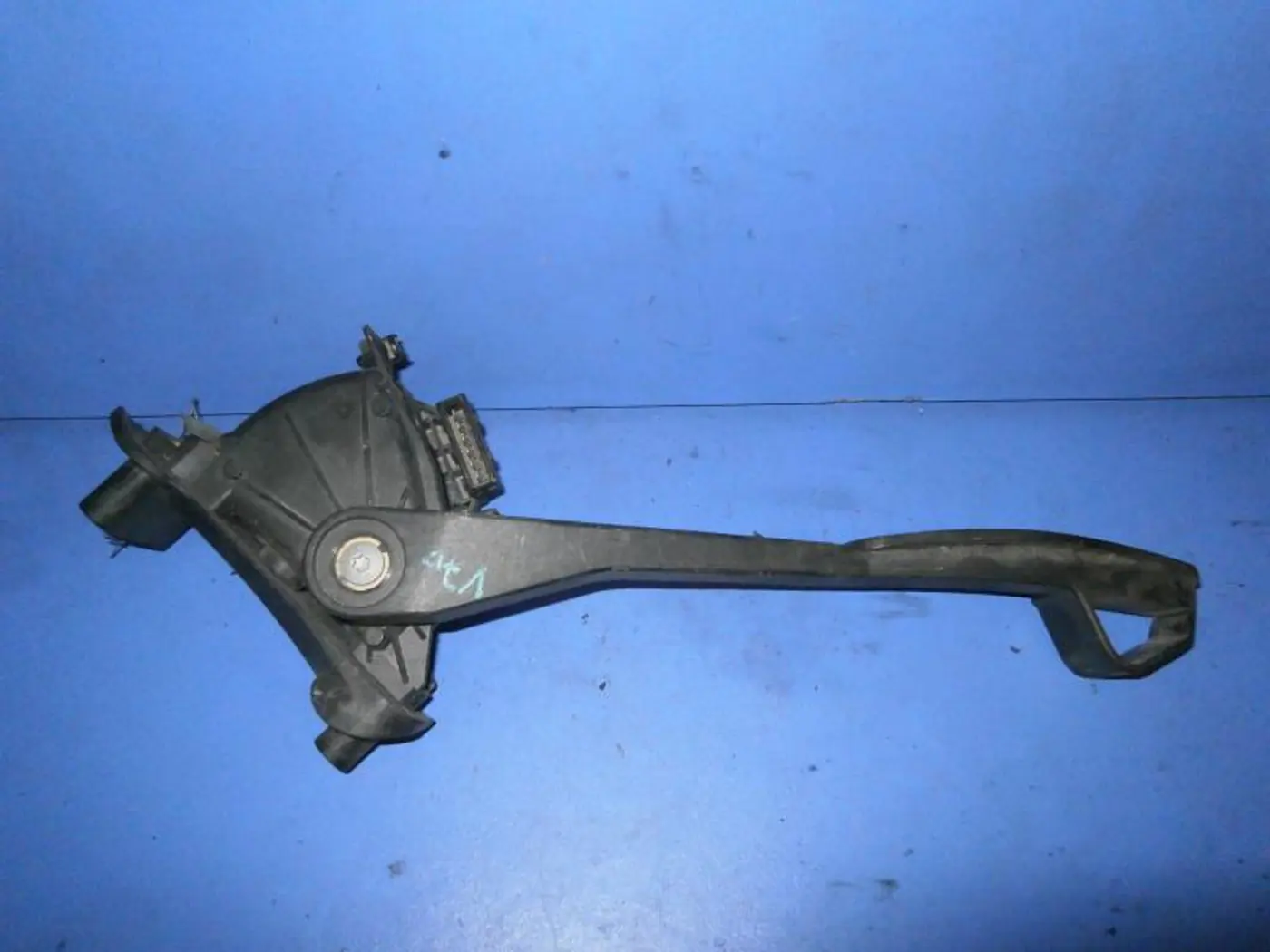 Педаль газа к Volvo V70 2001
