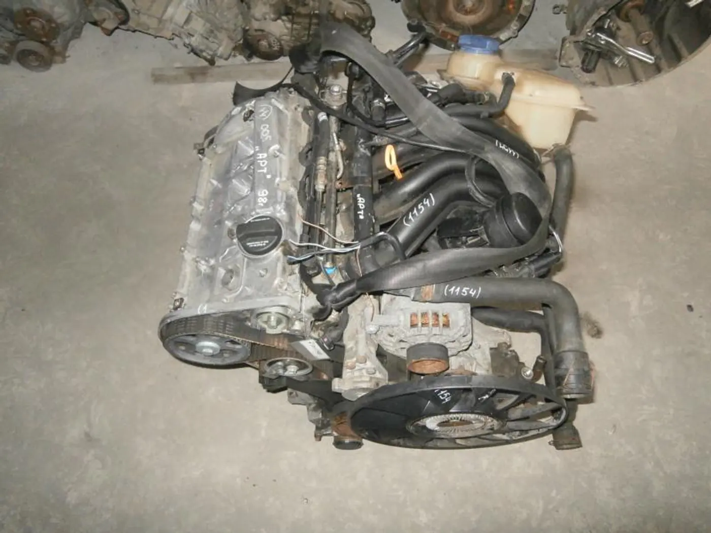 Двигатель к Audi A4 1999