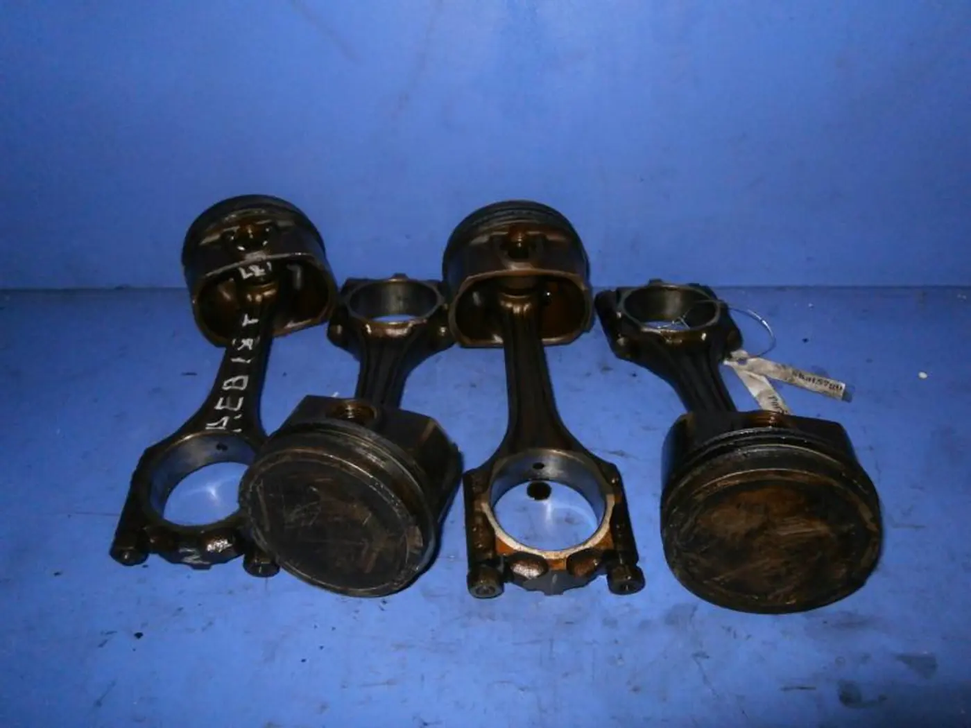 Поршень к Audi A4 1998